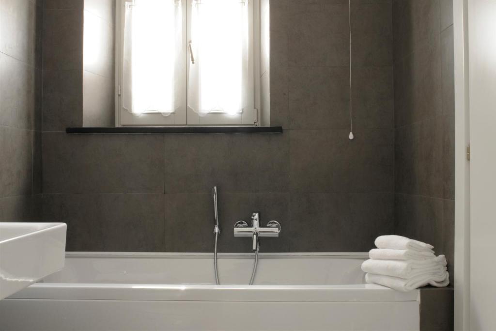 La Superba Rooms & Breakfast Генуя Номер фото